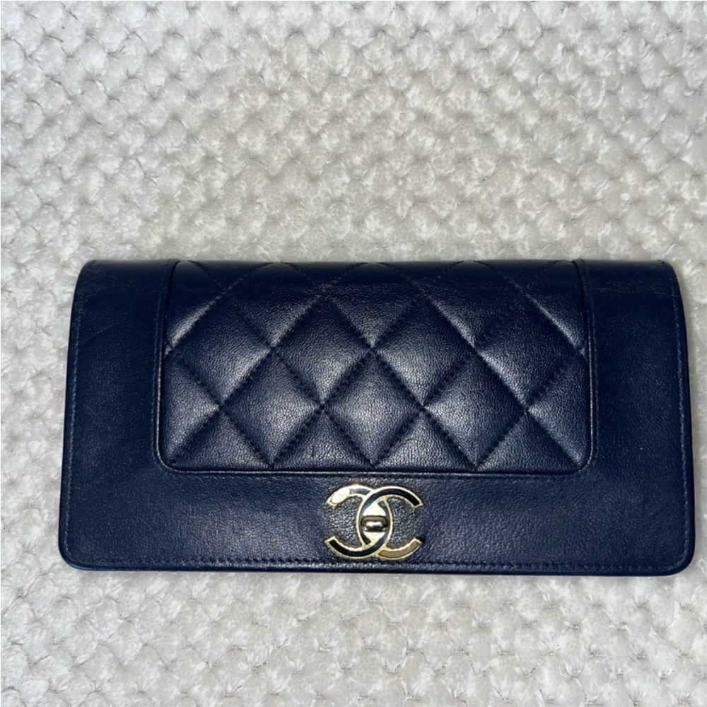 Chanel Mademoiselle wallet in Navy Blue